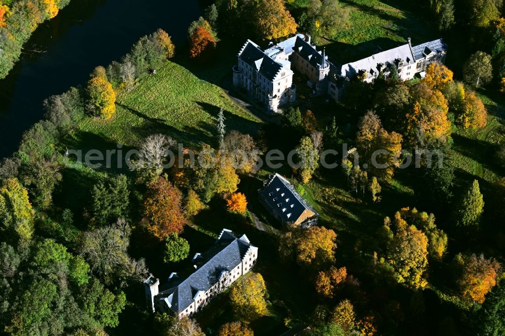 Aerial image Friedrichroda - Castle of the castle Reinhardsbrunn in the district in Reinhardsbrunn in Friedrichroda in the Thuringian Forest in the state Thuringia, Germany