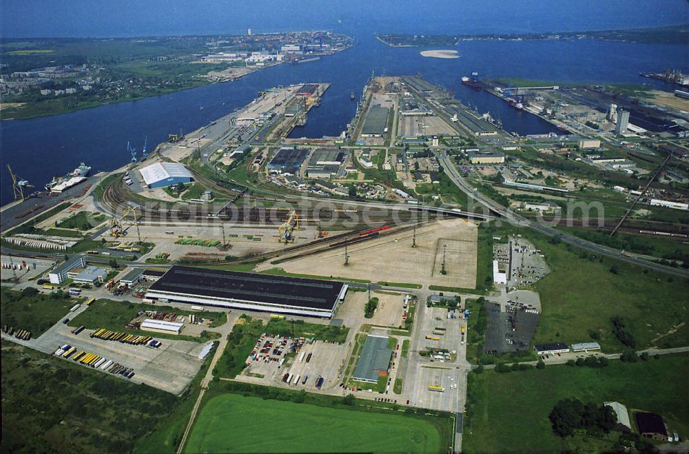 Aerial photograph Rostock - Warnemünde - On the east bank of the Unterwarnow are the extensive grounds of the Rostock international port