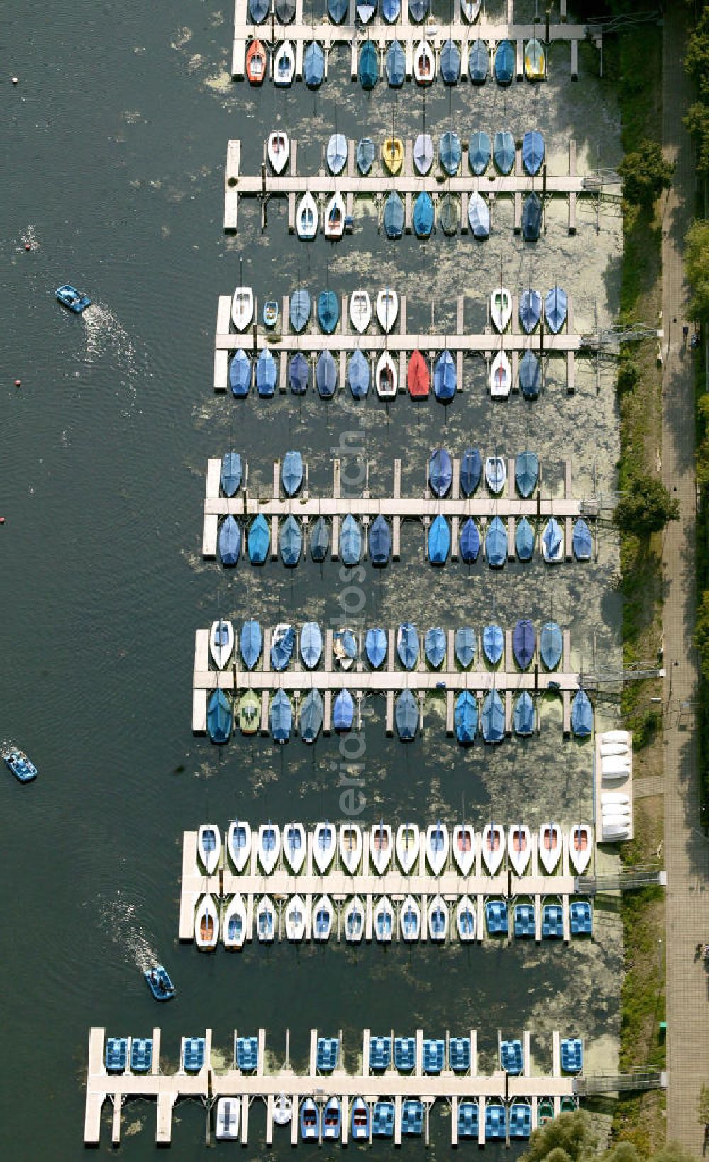 Witten from the bird's eye view: Anlegestelle Heveney Witten / landing stage Heveney.