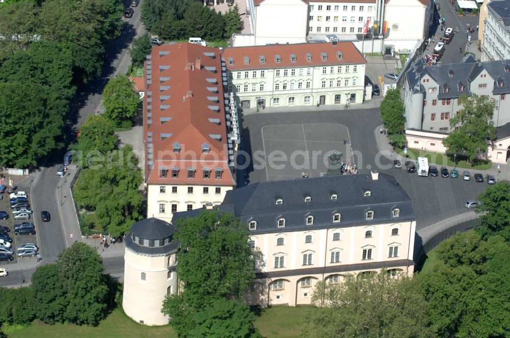 Weimar from the bird's eye view: Blick auf die nach schwerem Brandschaden wiederhergestellte Anna-Amalia-Bibliothek in Weimar. Die 1691 gegründete Bibliothek, benannt nach der Herzogin Anna Amalia (1739-1807), gilt als Zentrum der kulturgeschichtlichen Forschung. Mit über einer Million literarischer Zeugnisse vom 9. bis zum 21. Jahrhundert, genießt sie bis heute bei Kulturwissenschaftlern im In- und Ausland höchstes Ansehen und gehört zum Weltkulturerbe der UNESCO. Den Schwerpunkt der Sammlung bilden Werke aus den Epochen Aufklärung bis Spätromantik (1750 bis 1850). View of the restored after severe fire damage Anna-Amalia Library in Weimar. Its a World Heritage Site by UNESCO.