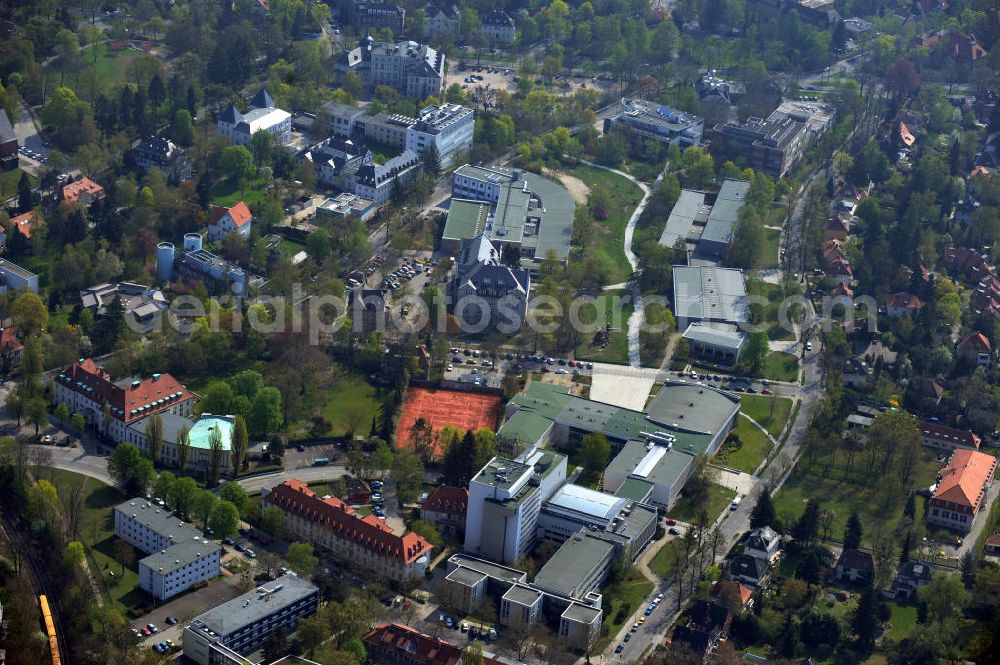 Aerial image Berlin Dahlem - Ansicht des Geländes der Freien Universität mit dem Henry Ford Bau, dem Fachbereich für Geowissenschaften, Rechtswissenschaften, Wirtschaftswissenschaften, Sozialwissenschaften und dem Osteuropa Institut sowie dem Harnack Haus. Campus area of the Freie Universitaet / University. It shows the Henry Ford Bau, the faculcy of geoscience, law, economics; social science and east europe institute as well as the Harnack Haus.