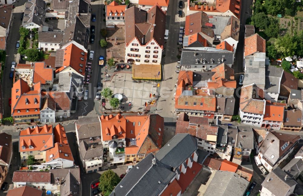 Oppenheim from the bird's eye view: View of the town hall in the town of Oppenheim in Rhineland-Palatinate. It is located in the district Mainz-Bingen in Rhineland-Palatinate and belongs to Nierstein-Oppenheim