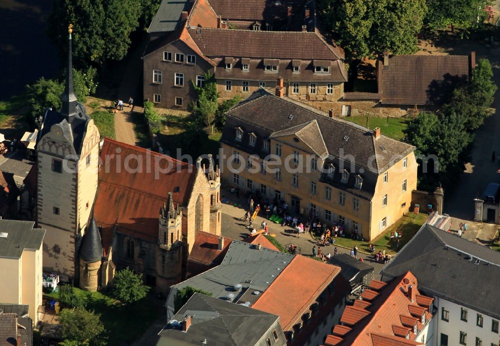 Aerial photograph Gera - View of the Untermhaus district with the St. Mary's Church, the Otto Dix House and the Reußisches Justice Office building of the former chamber property, which are located at Mohrenplatz and are in close proximity to the river Weiße Elster and the bridge Untermhäuser Brücke in Gera in Thuringia