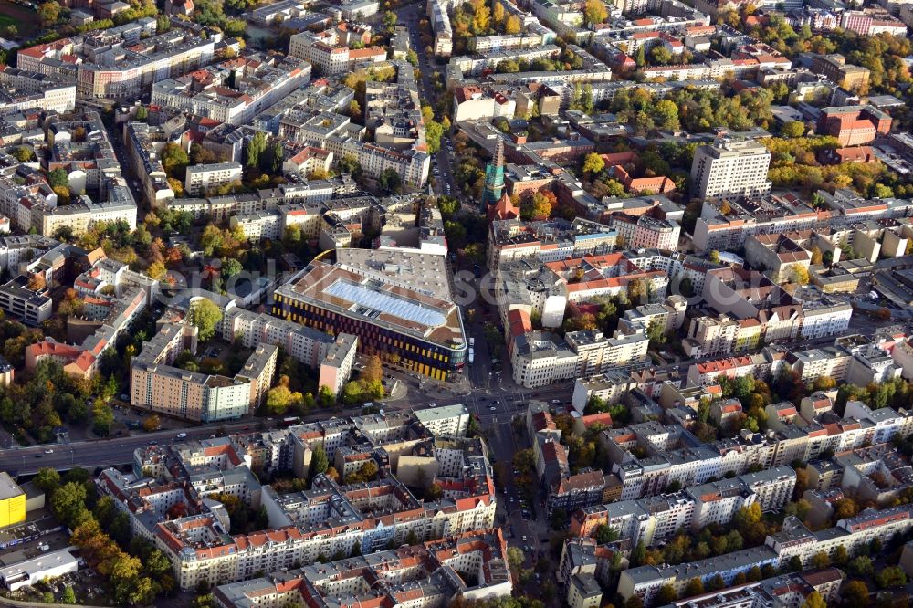 Aerial image Berlin - View of residential and trade areas in the Moabit district along Birkenstrasse in Berlin - Mitte. Visible among others are the shopping mall Moa Bogen with the Hotel Moa