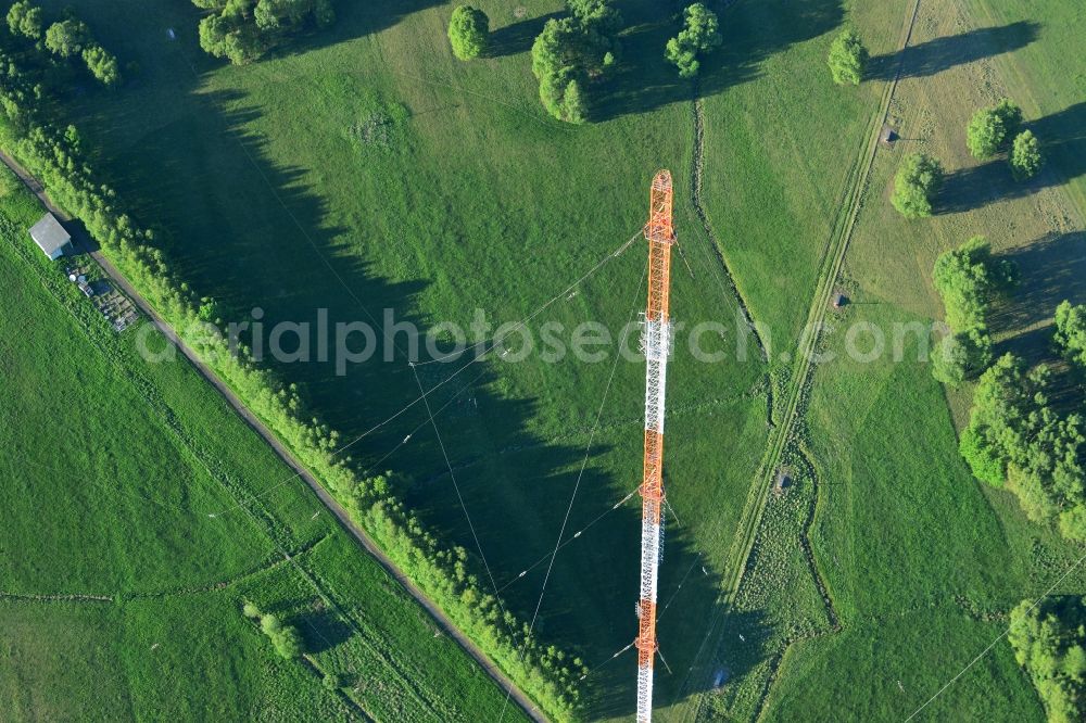 Zehlendorf, Oranienburg from the bird's eye view: Antenna and transmission tower radio mast near Zehlendorf, Oranienburg in the state Brandenburg