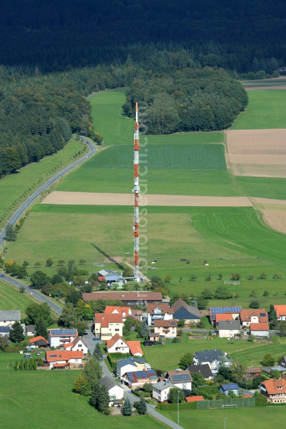 Aerial photograph Michelstadt - Antenna and transmission tower radio mast an der Hauptstrasse in Michelstadt in the state Hesse