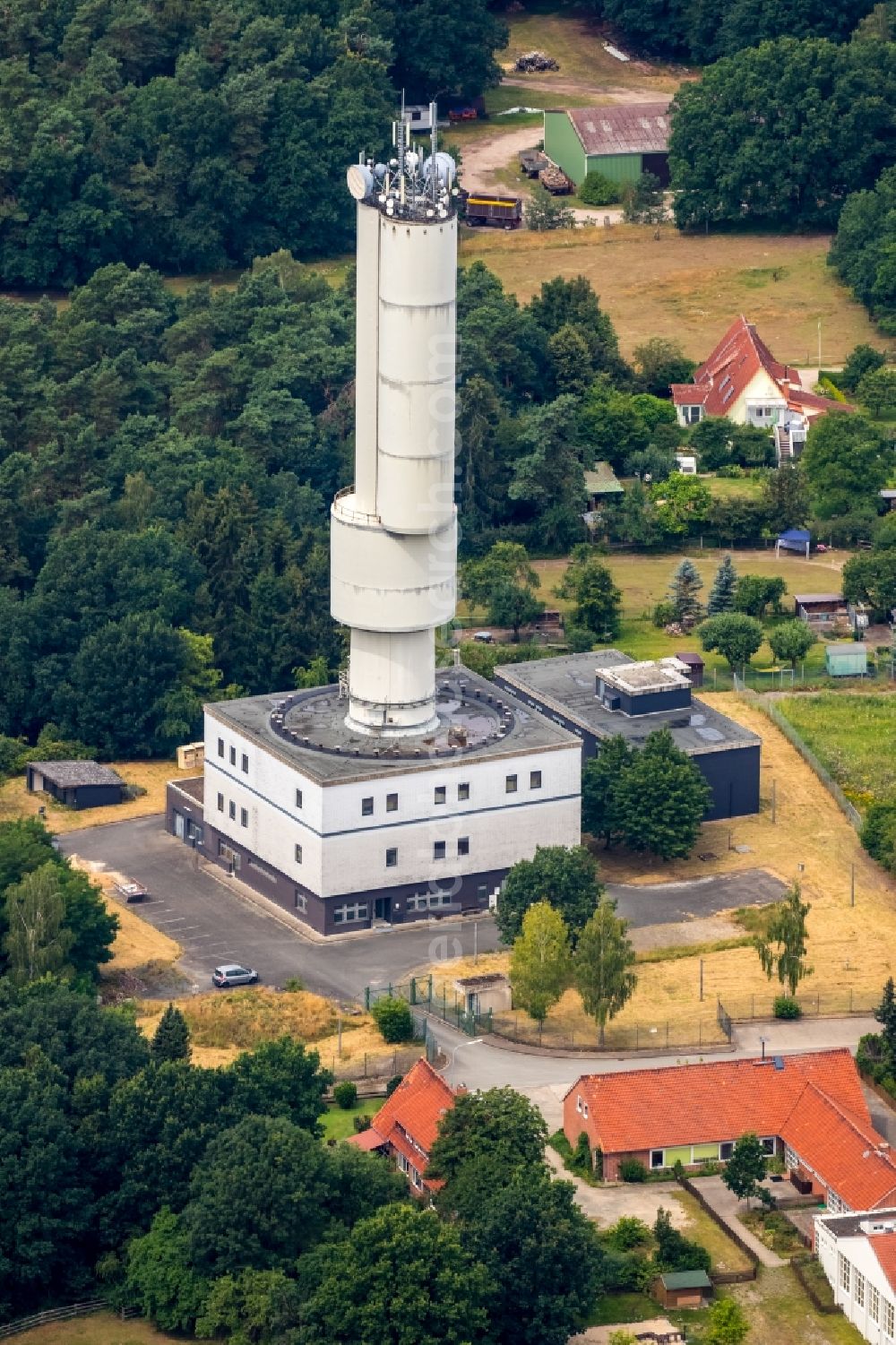 Aerial image Ehra-Lessien - Antenna and transmission tower radio mast in Ehra-Lessien in the state Lower Saxony