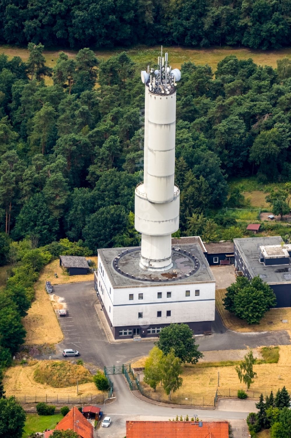 Aerial photograph Ehra-Lessien - Antenna and transmission tower radio mast in Ehra-Lessien in the state Lower Saxony