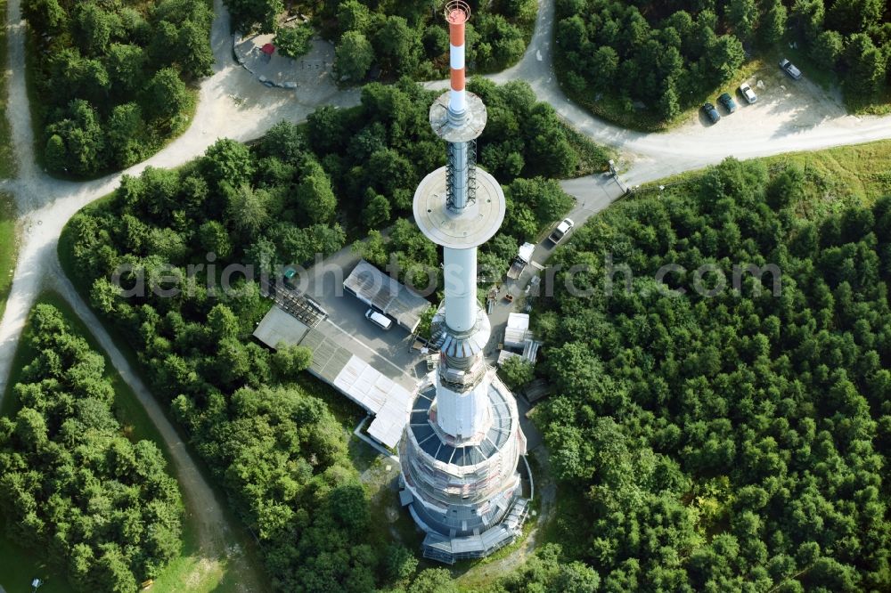 Aerial photograph Bischofsgrüner Forst - Antenna and transmission tower radio mast Sender Ochsenkopf in Bischofsgruen in the state Bavaria