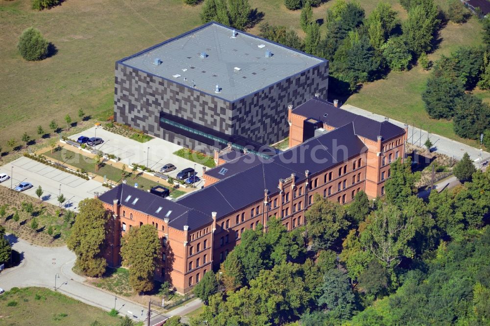 Aerial image Magdeburg - Functional building of the archive building Landesarchiv Sachsen-Anhalt - Abteilung Zentrale Dienste in the district Brueckfeld in Magdeburg in the state Saxony-Anhalt, Germany