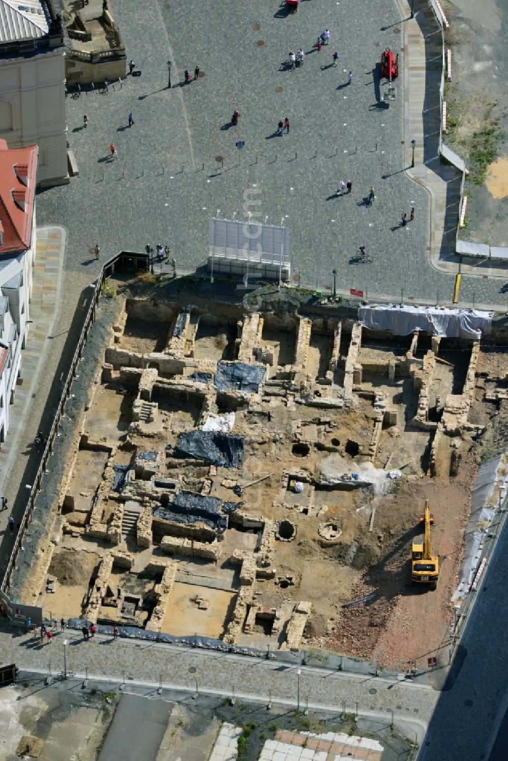 Aerial photograph Dresden - Completed archaeological excavations at Jüdenhof in the historic city of Dresden State of Saxony