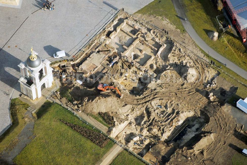 Potsdam from above - Blick auf Ausgrabungsarbeiten am ehemaligen Stadtschloss in Potsdam. Getätigt durch die Firma Archäologie Manufaktur GmbH, Geschäftsführer: Andreas Kurzhals, Friedrich-Rumpf-Strasse 15, 14641 Wustermark, Tel.: 0332-3460042, Fax.: 0332-3420658, Sylvia.Schwanke@archaeologie-manufaktur-gmbh.de