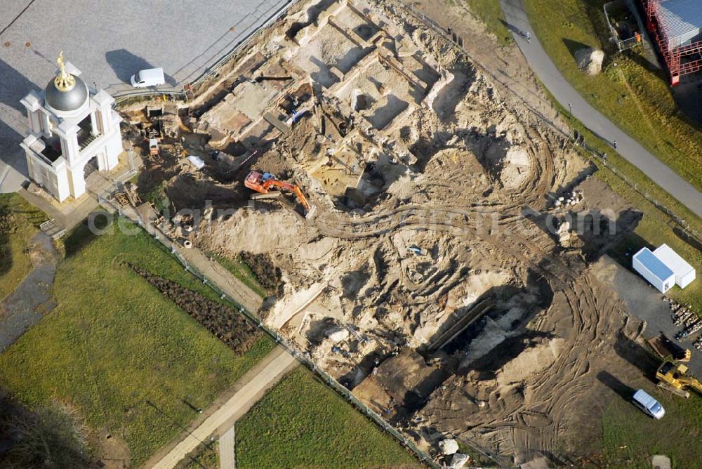 Potsdam from the bird's eye view: Blick auf Ausgrabungsarbeiten am ehemaligen Stadtschloss in Potsdam. Getätigt durch die Firma Archäologie Manufaktur GmbH, Geschäftsführer: Andreas Kurzhals, Friedrich-Rumpf-Strasse 15, 14641 Wustermark, Tel.: 0332-3460042, Fax.: 0332-3420658, Sylvia.Schwanke@archaeologie-manufaktur-gmbh.de