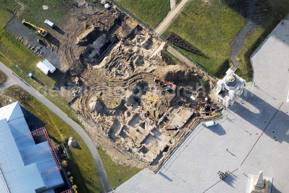 Aerial photograph Potsdam - Blick auf Ausgrabungsarbeiten am ehemaligen Stadtschloss in Potsdam. Getätigt durch die Firma Archäologie Manufaktur GmbH, Geschäftsführer: Andreas Kurzhals, Friedrich-Rumpf-Strasse 15, 14641 Wustermark, Tel.: 0332-3460042, Fax.: 0332-3420658, Sylvia.Schwanke@archaeologie-manufaktur-gmbh.de