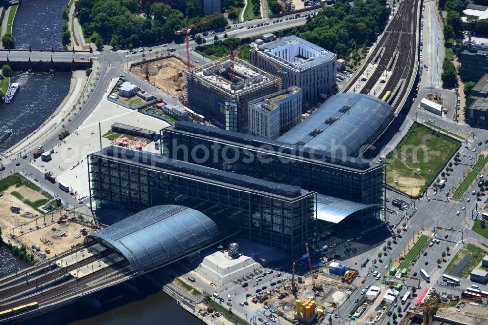 Berlin OT Moabit from above - View of the Berlin Central Station