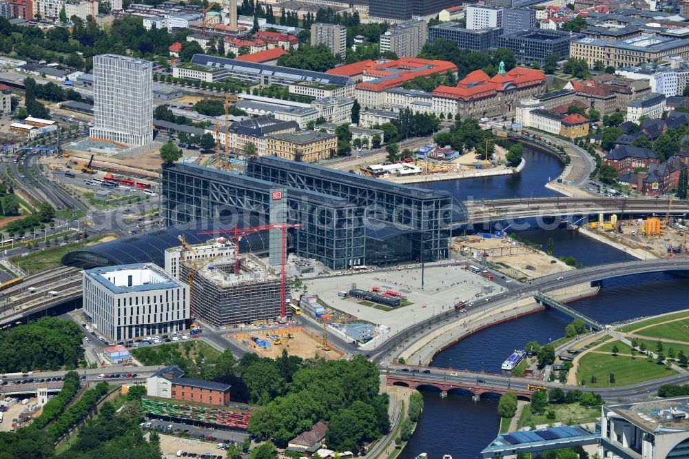 Berlin OT Moabit from above - View of the Berlin Central Station