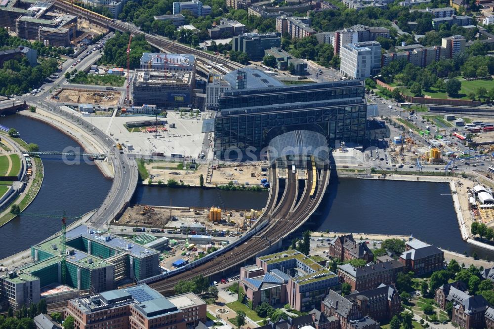 Berlin OT Moabit from above - View of the Berlin Central Station