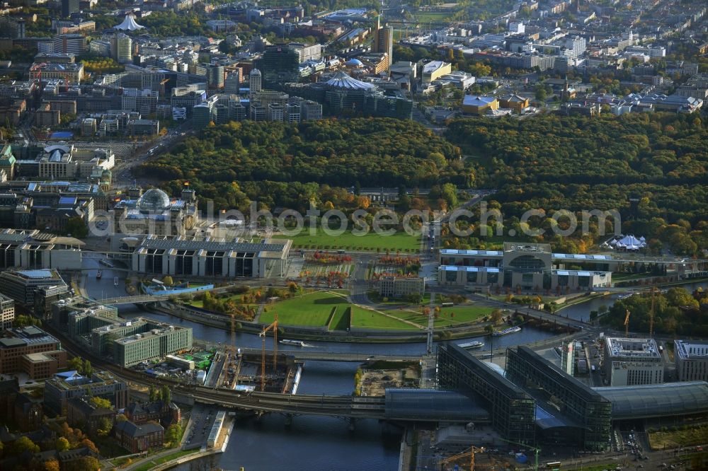 Berlin OT Moabit from the bird's eye view: View of the Berlin Central Station