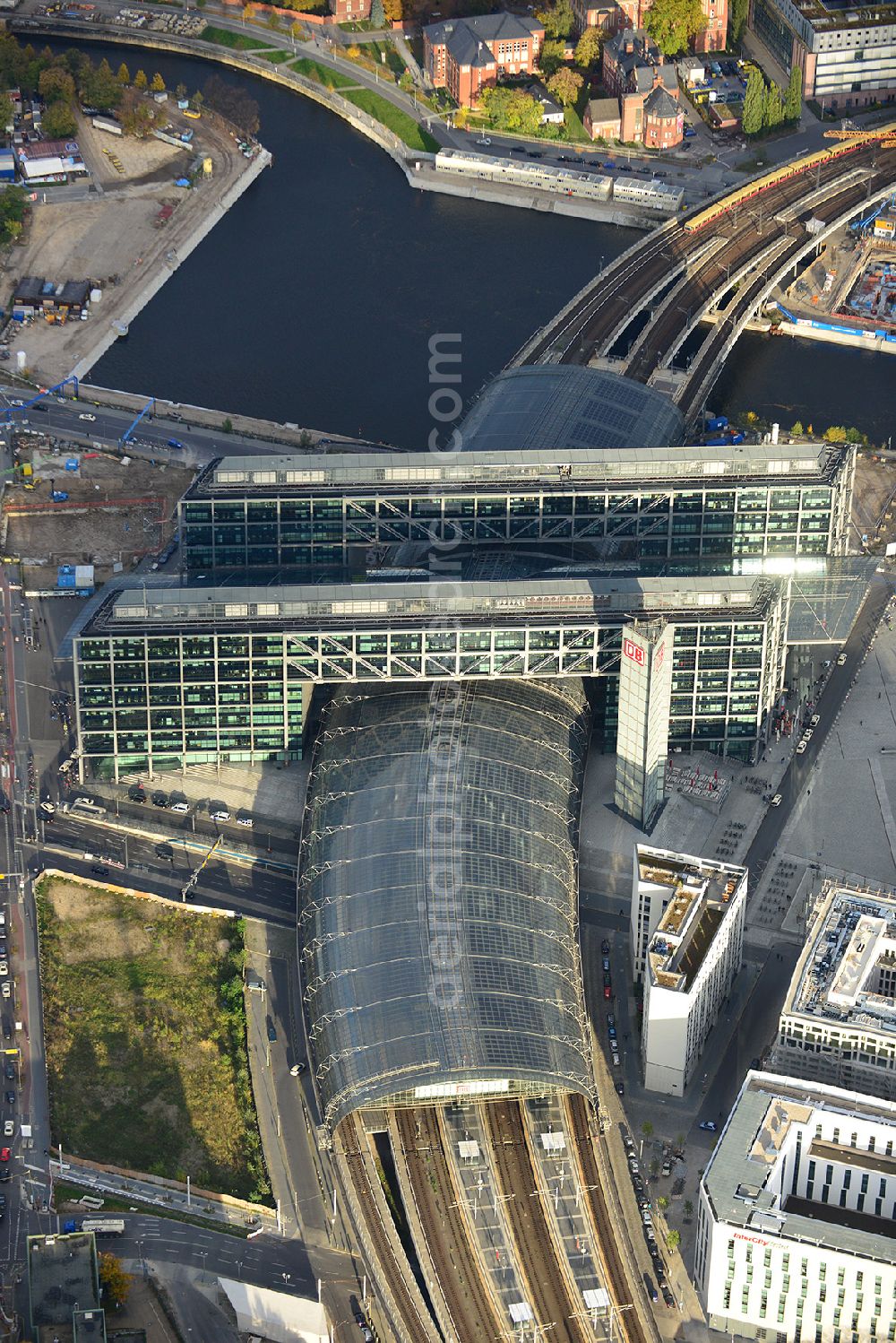 Berlin OT Moabit from above - View of the Berlin Central Station