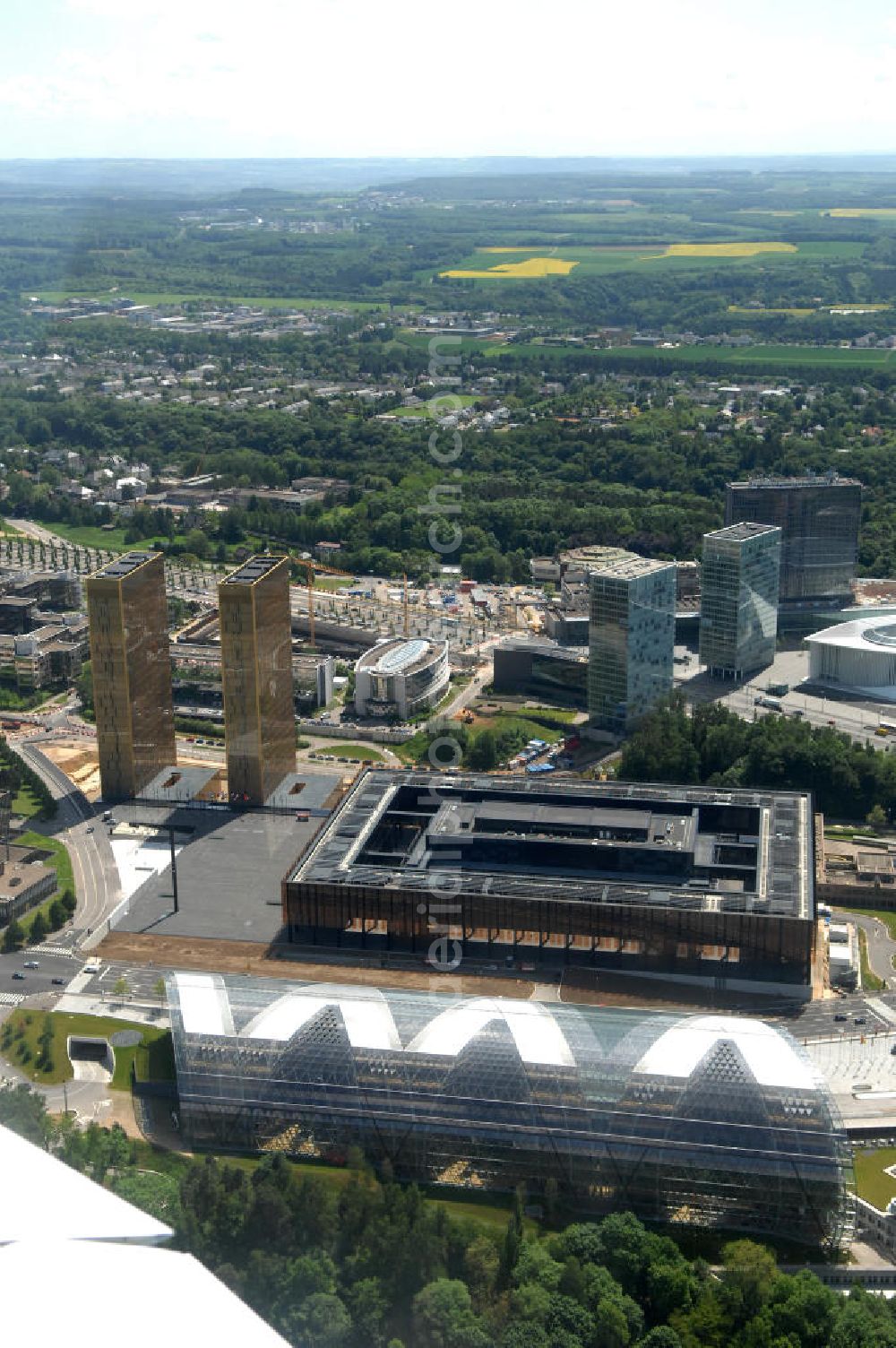 Aerial photograph Luxemburg - Blick auf das Areal des Europäischen Gerichtshof im Europaviertel in Luxemburg. Es befindet sich auf dem Kirchberg-Plateau in Luxemburg (Stadt).