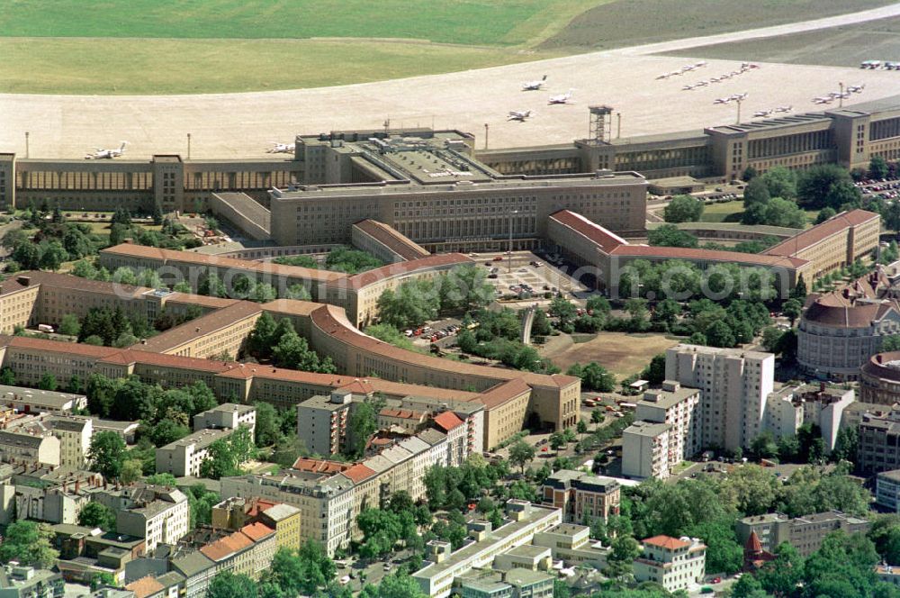 Aerial photograph Berlin Tempelhof - View of the area of airport Tempelhof