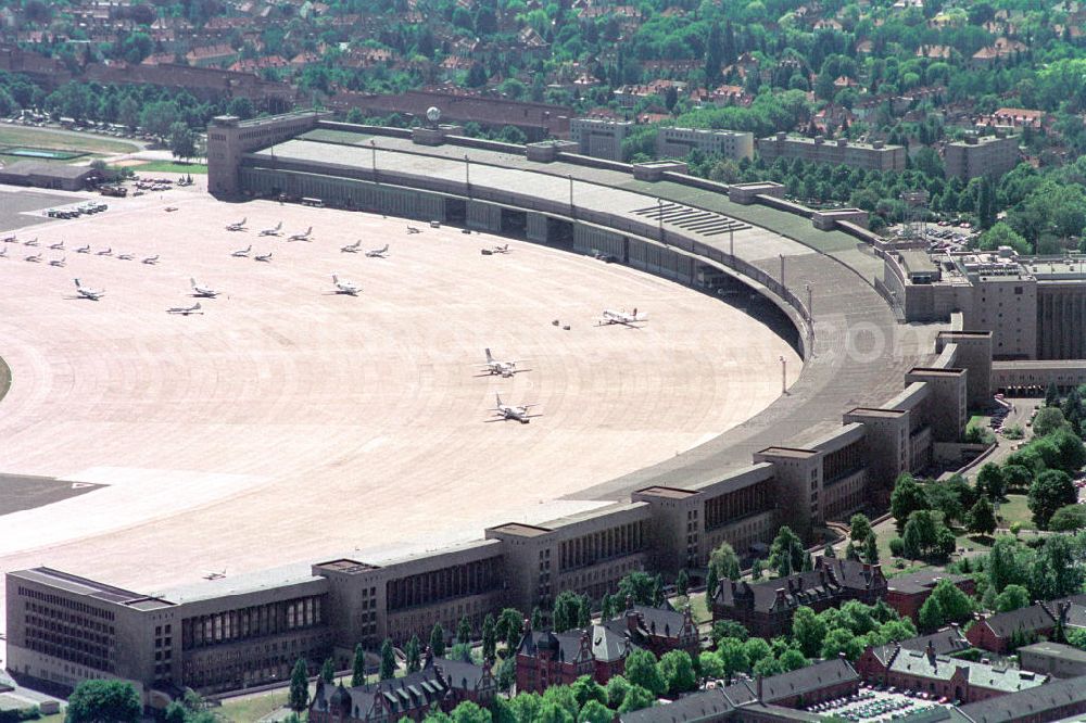 Aerial image Berlin Tempelhof - View of the area of airport Tempelhof