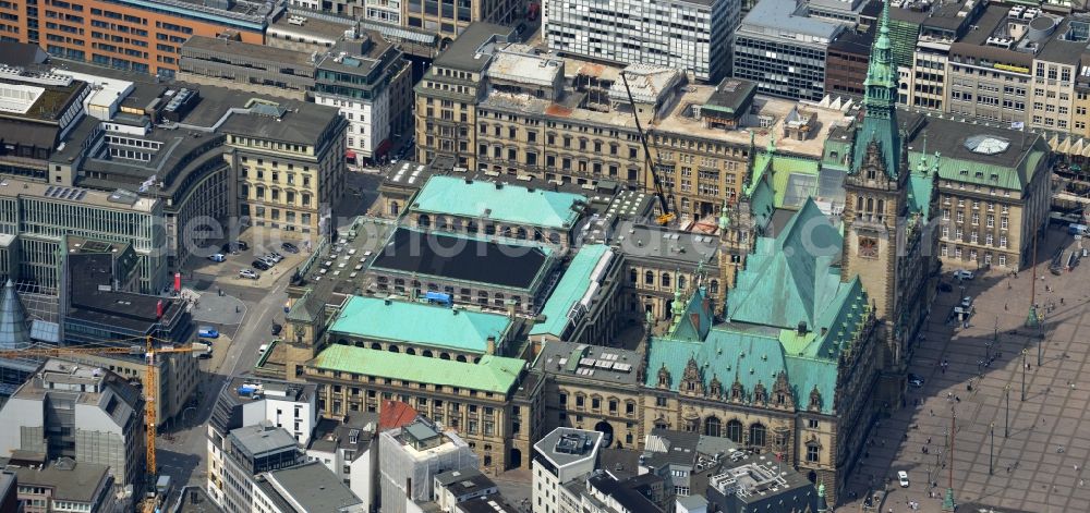 Aerial photograph Hamburg - The city hall of Hamburg is the location of Citizenship (Parliament) and Senate (State Government) of the Free and Hanseatic City of Hamburg