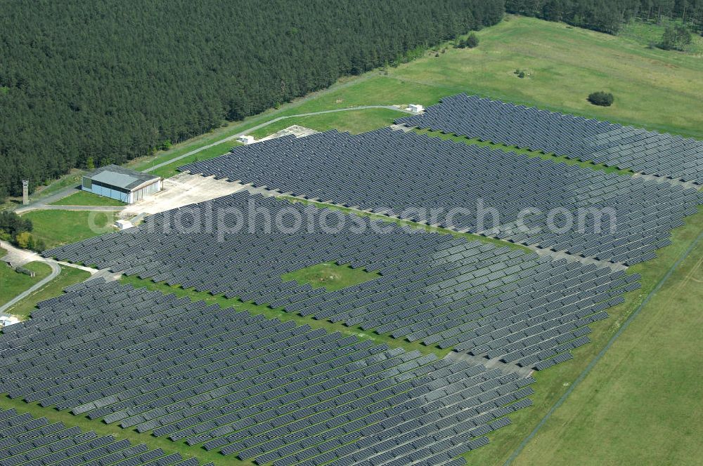 Waldpolenz / Rote Jahne from the bird's eye view: Blick auf das Areal des neuen Solarparkes Rote Jahne, im Jahr 2007 speiste er bereits Strom im Wert von 2,1 Mio. Euro in das Stromnetz ein. Das ehemaligen Geländes des Flugplatz Eilenburg wurde in den 1930er Jahren gebaut. Zu DDR-Zeiten wurde er vom Ministerium für Staatssicherheit (MfS, Stasi) betrieben. Mit dem Anschluss an das Stromnetz hat die juwi solar GmbH aus Bolanden (Rheinland-Pfalz) nun den Bau des Solarprojektes Energiepark Waldpolenz im Landkreis Delitzsch nordöstlich??????????????????????????????????????????????????????????????????????????????????????????????????????????????????????????????????????????????????????????????????????????????????????????????????????????????????????????????????????????????????????????????????????????????????????????????????????????????????????????????????????????????????????????????????????????????????????