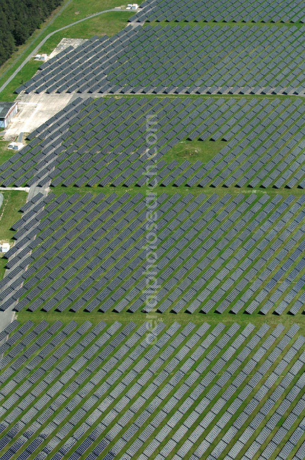 Aerial image Waldpolenz / Rote Jahne - Blick auf das Areal des neuen Solarparkes Rote Jahne, im Jahr 2007 speiste er bereits Strom im Wert von 2,1 Mio. Euro in das Stromnetz ein. Das ehemaligen Geländes des Flugplatz Eilenburg wurde in den 1930er Jahren gebaut. Zu DDR-Zeiten wurde er vom Ministerium für Staatssicherheit (MfS, Stasi) betrieben. Mit dem Anschluss an das Stromnetz hat die juwi solar GmbH aus Bolanden (Rheinland-Pfalz) nun den Bau des Solarprojektes Energiepark Waldpolenz im Landkreis Delitzsch nordöstlich??????????????????????????????????????????????????????????????????????????????????????????????????????????????????????????????????????????????????????????????????????????????????????????????????????????????????????????????????????????????????????????????????????????????????????????????????????????????????????????????????????????????????????????????????????????????????????