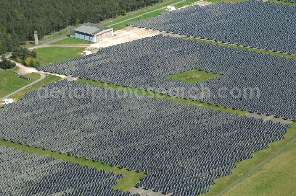 Waldpolenz / Rote Jahne from the bird's eye view: Blick auf das Areal des neuen Solarparkes Rote Jahne, im Jahr 2007 speiste er bereits Strom im Wert von 2,1 Mio. Euro in das Stromnetz ein. Das ehemaligen Geländes des Flugplatz Eilenburg wurde in den 1930er Jahren gebaut. Zu DDR-Zeiten wurde er vom Ministerium für Staatssicherheit (MfS, Stasi) betrieben. Mit dem Anschluss an das Stromnetz hat die juwi solar GmbH aus Bolanden (Rheinland-Pfalz) nun den Bau des Solarprojektes Energiepark Waldpolenz im Landkreis Delitzsch nordöstlich??????????????????????????????????????????????????????????????????????????????????????????????????????????????????????????????????????????????????????????????????????????????????????????????????????????????????????????????????????????????????????????????????????????????????????????????????????????????????????????????????????????????????????????????????????????????????????