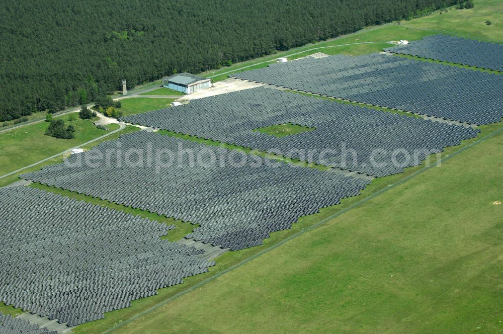 Aerial image Waldpolenz / Rote Jahne - Blick auf das Areal des neuen Solarparkes Rote Jahne, im Jahr 2007 speiste er bereits Strom im Wert von 2,1 Mio. Euro in das Stromnetz ein. Das ehemaligen Geländes des Flugplatz Eilenburg wurde in den 1930er Jahren gebaut. Zu DDR-Zeiten wurde er vom Ministerium für Staatssicherheit (MfS, Stasi) betrieben. Mit dem Anschluss an das Stromnetz hat die juwi solar GmbH aus Bolanden (Rheinland-Pfalz) nun den Bau des Solarprojektes Energiepark Waldpolenz im Landkreis Delitzsch nordöstlich??????????????????????????????????????????????????????????????????????????????????????????????????????????????????????????????????????????????????????????????????????????????????????????????????????????????????????????????????????????????????????????????????????????????????????????????????????????????????????????????????????????????????????????????????????????????????????