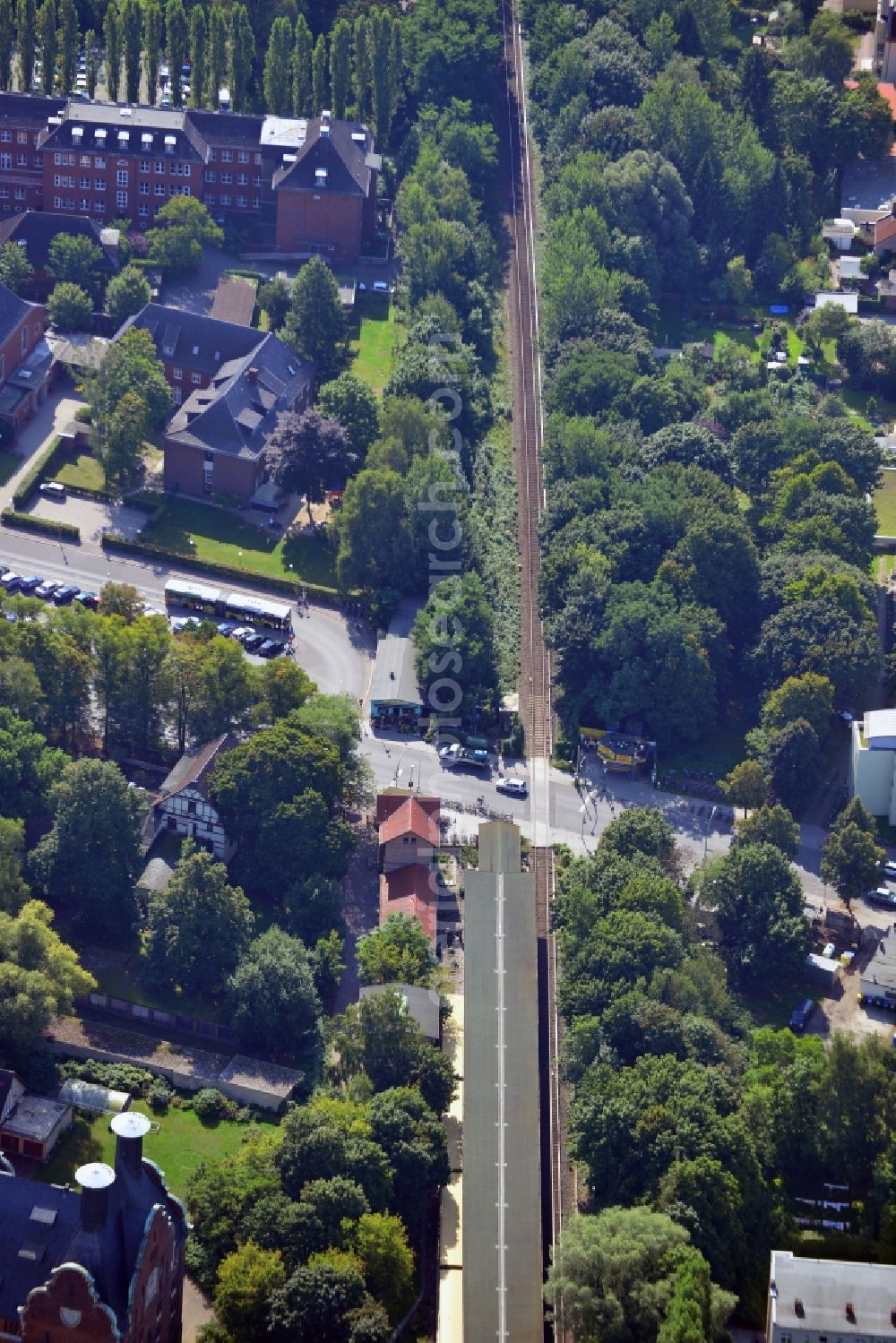 Aerial image Berlin - The railway line Dresden Bahn near S-Bahn station Berlin Lichtenrade