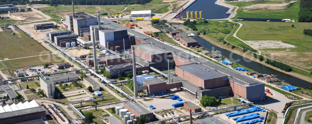 Aerial photograph Lubmin - Blick auf das Areal des sich in der Demontage befindlichen ehemaligen Kernkraftwerkes Lubmin. Durch die Energiewerke Nord GmbH als Rechtsnachfolger des ehemaligen Kombinats Kernkraftwerke Bruno Leuschner wird das AKW / KKW stillgelegt und abgebaut. Ein wichtiges Projekt für den Standort ist die Anlandung der deutsch-russischen Gaspipeline North Stream und die Verwendung als Zwischenlager auf dem Gelände. Durch weitere Investoren ist der Bau von konventionellen Kraftwerken auf der Basis von Gas und Kohle geplant. Site of the former nuclear power plant Lubmin.