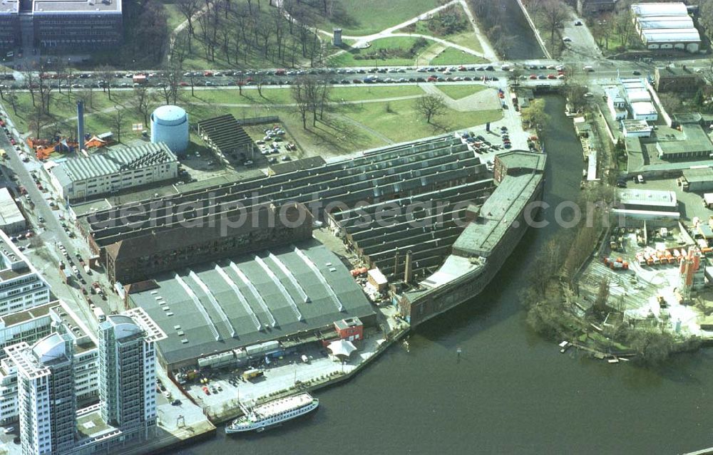 Aerial image Berlin- Treptow - ARENA - Konzerthallen (ehem. Busdepot) an der Spree in Berlin - Treptow. 11.03.02