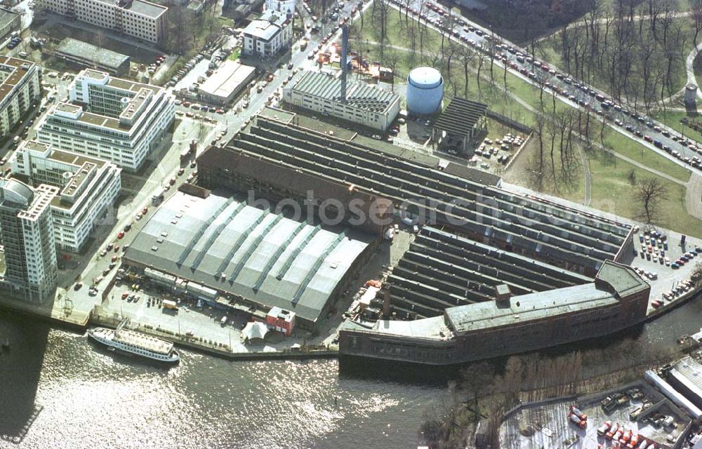 Berlin- Treptow from above - ARENA - Konzerthallen (ehem. Busdepot) an der Spree in berlin - Treptow. 11.03.02