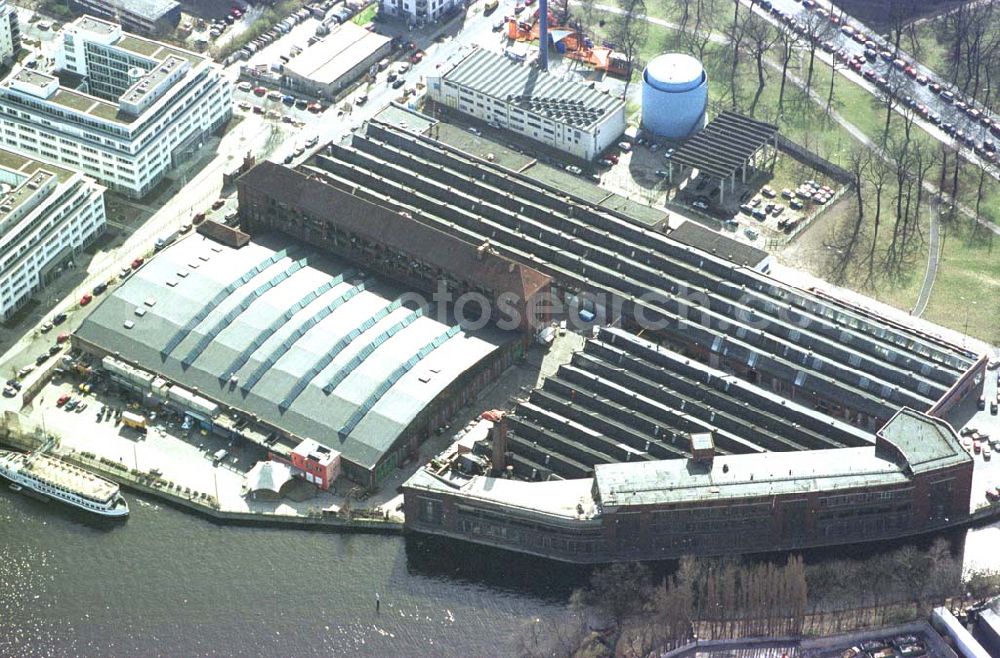 Berlin- Treptow from the bird's eye view: ARENA - Konzerthallen (ehem. Busdepot) an der Spree in berlin - Treptow. 11.03.02