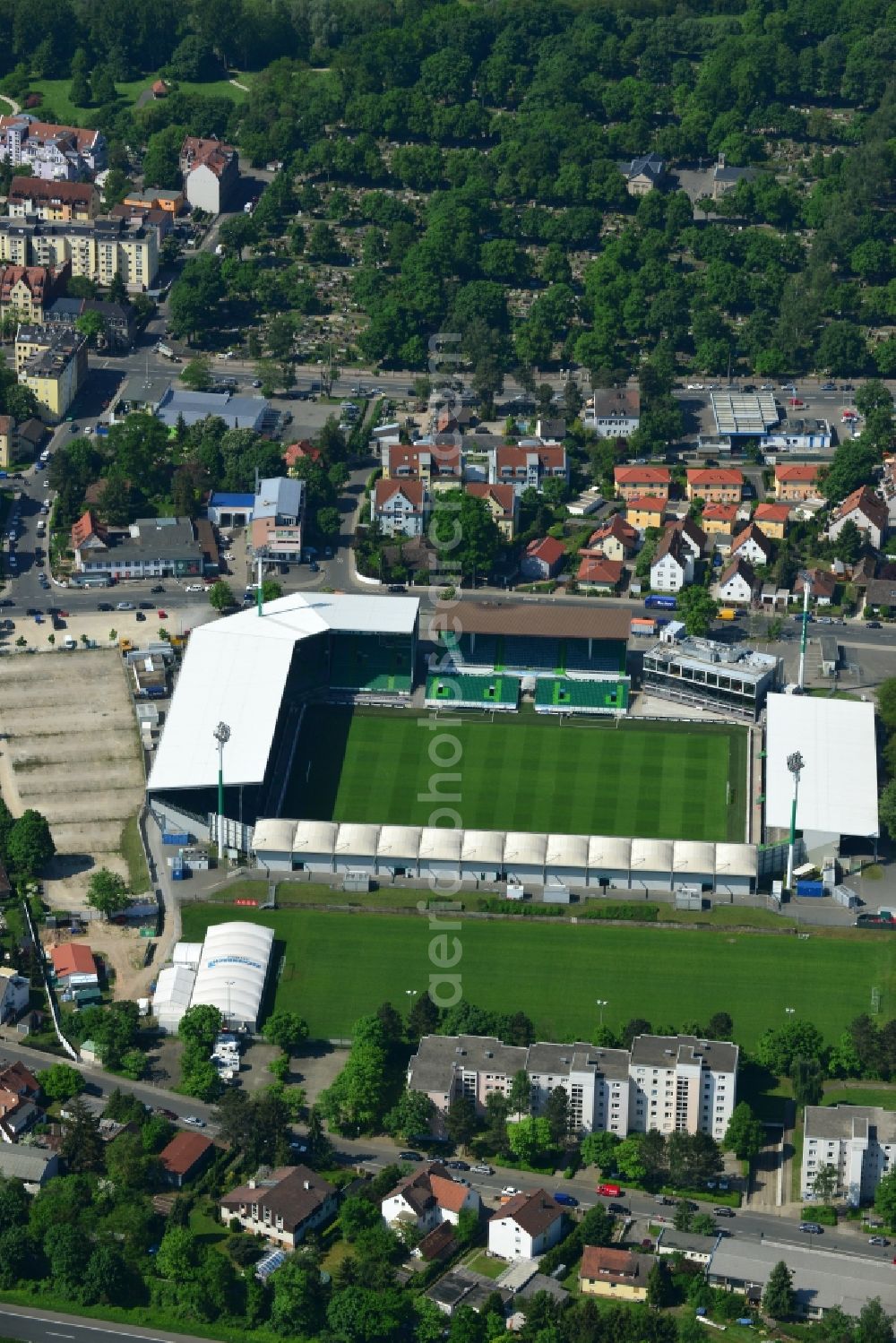 Aerial photograph Fürth - Arena of the Stadium on Laubenweg (formerly also Trolli Arena, Playmobil Stadium) in Fuerth in Bavaria. The stadium is the home ground of the football club SpVgg Greuther Fuerth