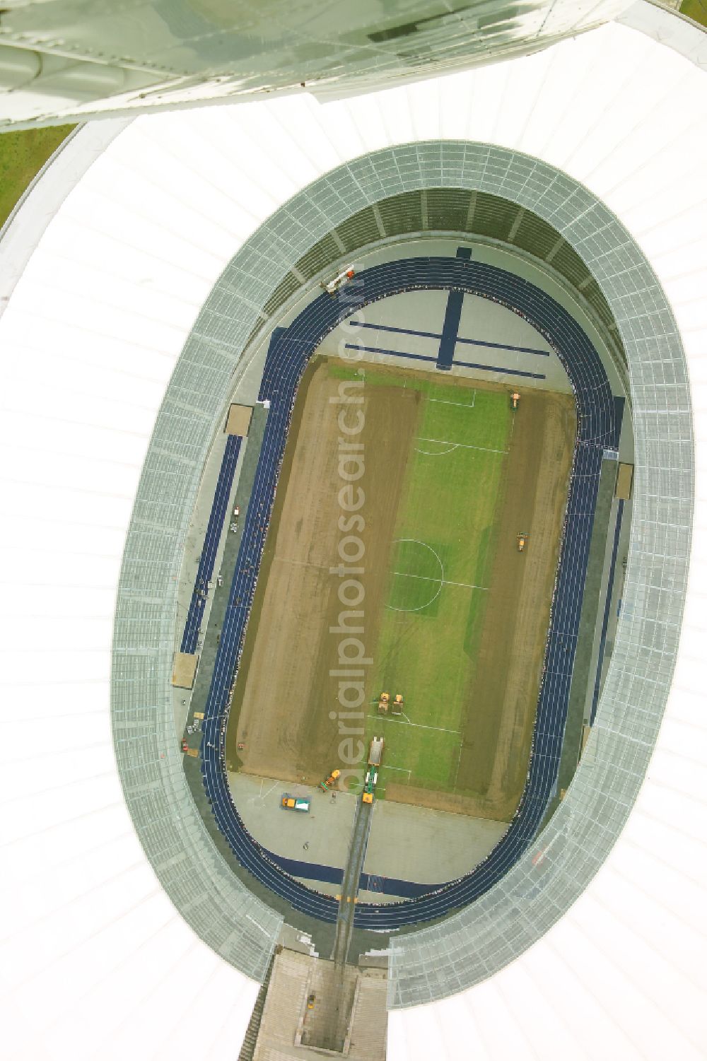 Aerial image Berlin - Sports facility grounds of the Arena stadium Olympiastadion of Hertha BSC in Berlin in Germany