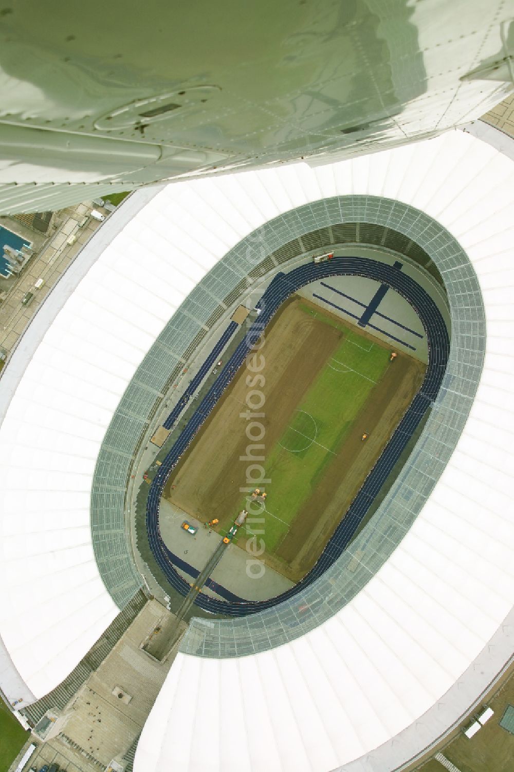 Aerial photograph Berlin - Sports facility grounds of the Arena stadium Olympiastadion of Hertha BSC in Berlin in Germany