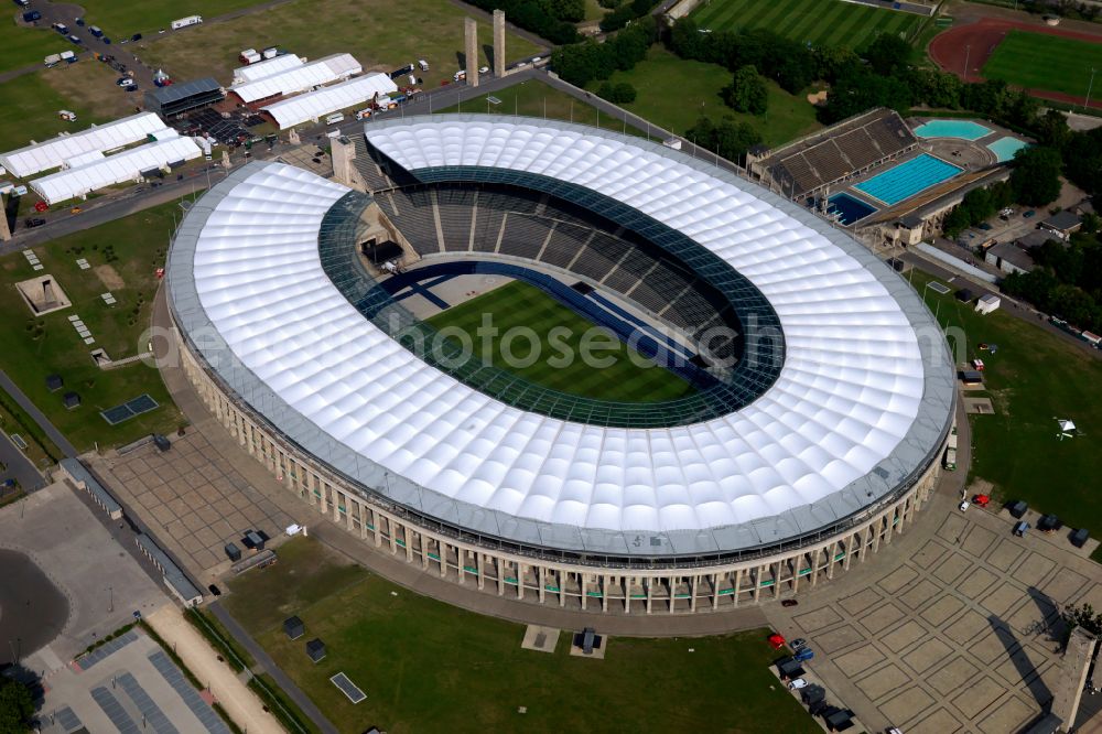 Aerial image Berlin - Sports facility grounds of the Arena stadium Olympiastadion of Hertha BSC in Berlin in Germany