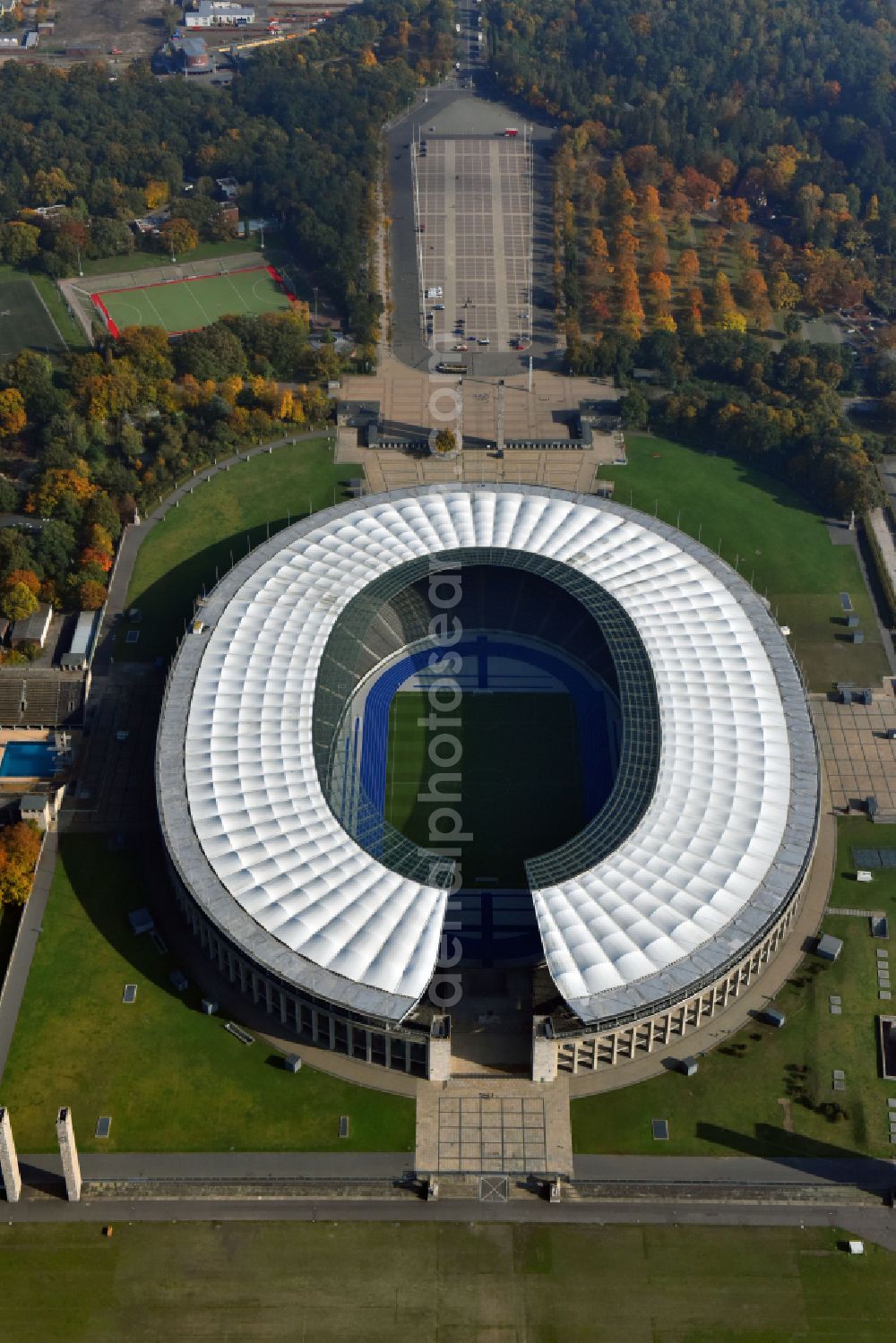 Berlin from the bird's eye view: Sports facility grounds of the Arena stadium Olympiastadion of Hertha BSC in Berlin in Germany