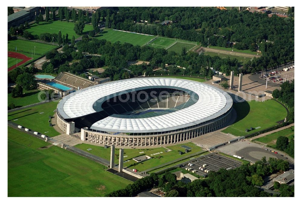 Aerial photograph Berlin - Sports facility grounds of the Arena stadium Olympiastadion of Hertha BSC in Berlin in Germany