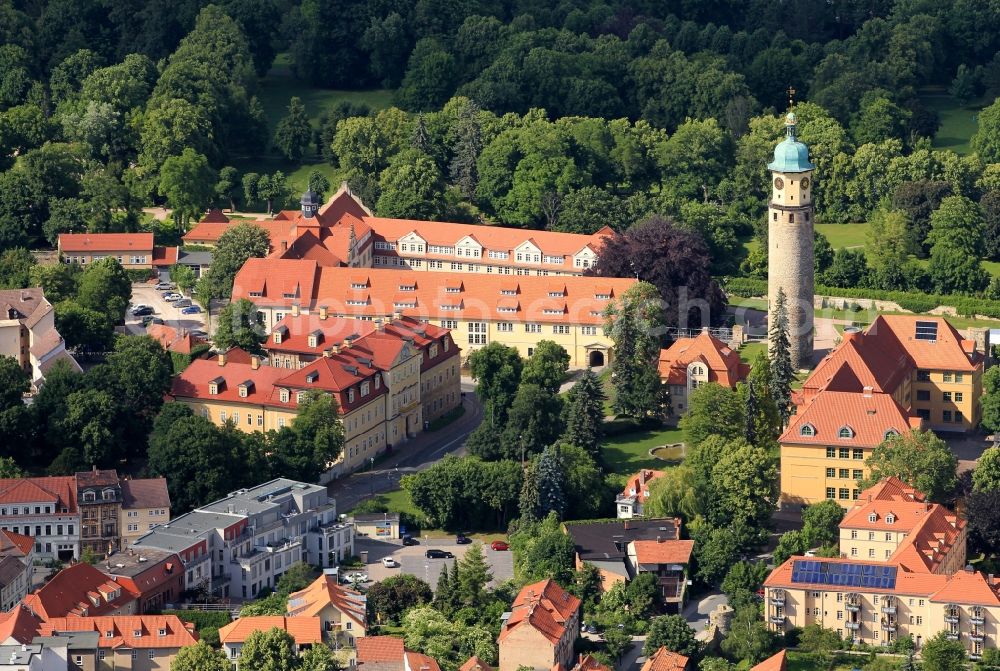 Aerial photograph Arnstadt - Partial view of the historic city of Arnstadt with a view of the castle ruins Neideck and the administrative district office of the Ilm - Kreis in the state of Thuringia. The originally castle tower is located in the castle gardens at the north eastern edge of the historic city