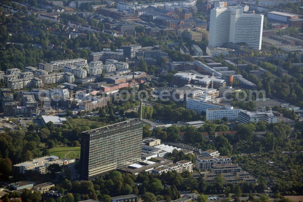 Aerial photograph Hamburg - View at the Asklepios Klinik Altona and residential area, in the background the building of the Euler Hermes Receivables Management Germany GmbH in the district Othmarschen in Hamburg