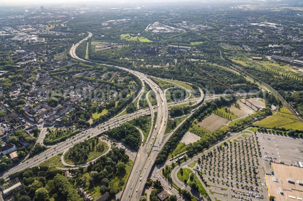 Duisburg from above - Motorway construction site to renew the asphalt surface on the route at the motorway junction of BAB A42 A59 Kreuz Duisburg-Nord in the district Obermeiderich in Duisburg at Ruhrgebiet in the state North Rhine-Westphalia, Germany