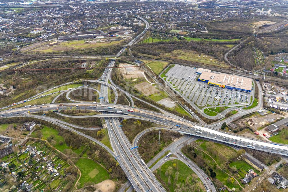 Aerial image Duisburg - Motorway construction site to renew the asphalt surface on the route at the motorway junction of BAB A42 A59 Kreuz Duisburg-Nord in the district Obermeiderich in Duisburg at Ruhrgebiet in the state North Rhine-Westphalia, Germany