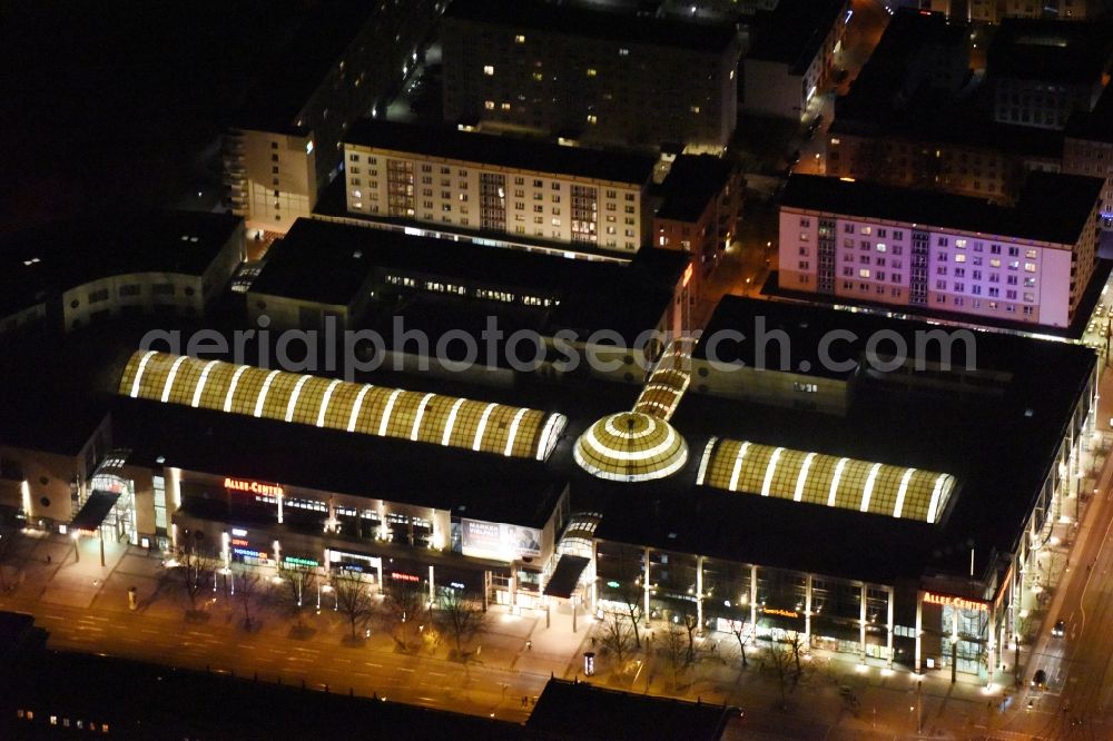 Aerial image at night Magdeburg - Night lighting of the Allee Center in the district of Altstadt in Magdeburg in the state of Saxony-Anhalt