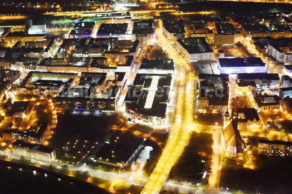 Aerial photograph at night Magdeburg - Night lighting of the Allee Center in the district of Altstadt in Magdeburg in the state of Saxony-Anhalt