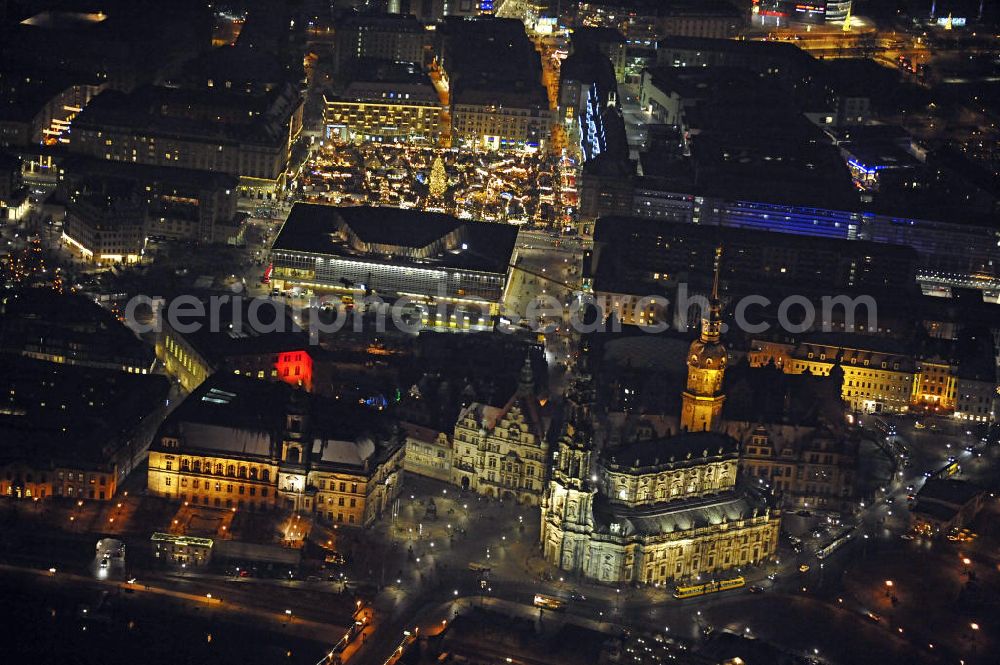 Aerial image at night Dresden - Nachtaufnahme der weihnachtlich geschmückten Altstadt mit Blick Richtung Süden zum Striezelmarkt. Im Vordergrund das Sächsische Ständehaus, dem Sitz des Oberlandesgerichts Dresden, und die Katholische Hofkirche. Night shot of the festively decorated old town,viewing direction south to the Striezelmarkt.