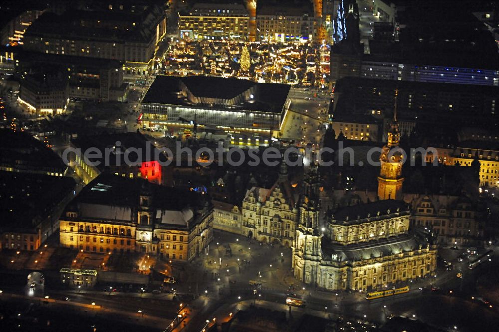 Dresden at night from above - Nachtaufnahme der weihnachtlich geschmückten Altstadt mit Blick Richtung Süden zum Striezelmarkt. Im Vordergrund das Sächsische Ständehaus, dem Sitz des Oberlandesgerichts Dresden, und die Katholische Hofkirche. Night shot of the festively decorated old town,viewing direction south to the Striezelmarkt.